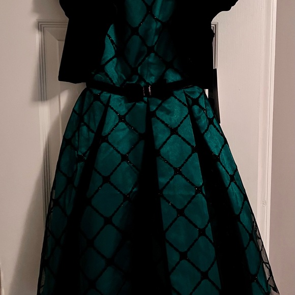 NWT Green Satin Dress with Velvet Jacket Sz 10 - Picture 3 of 9